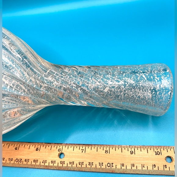 Mikasa by Kurata Handcrafted Swirl Crystal Glass White Bud Vase w/ Silver Flakes - Picture 13 of 13